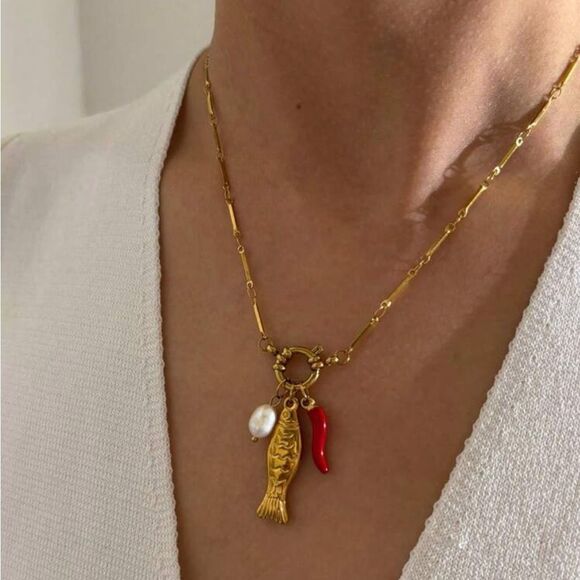 Anthropologie Jewelry - Gold Fish Pendant Necklace N1033